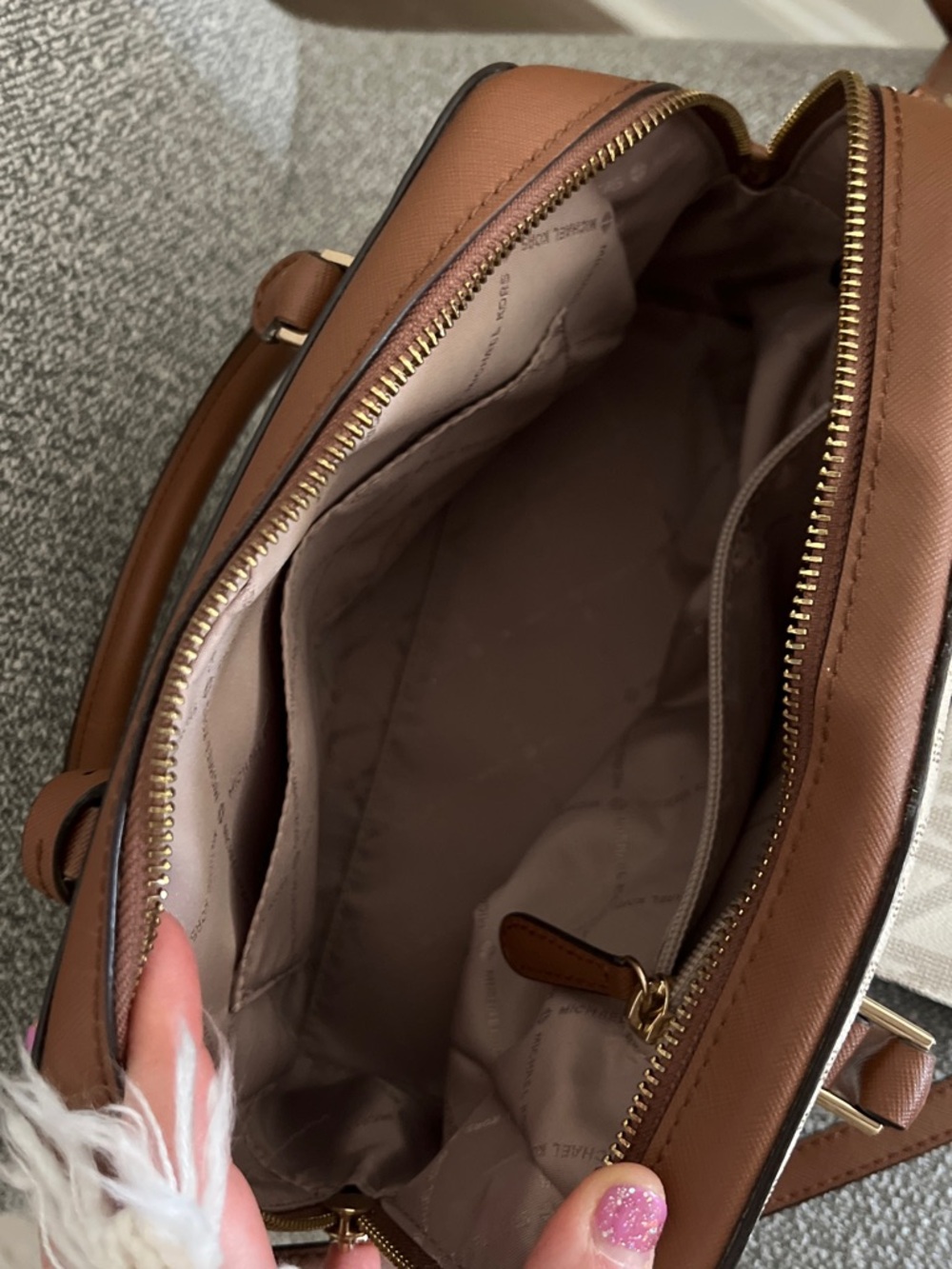 Michael Kors Cream Signature MK Satchel with Brown Trim and Wallet - Picture 12 of 16
